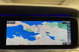 Punainen Mercedes-Benz E 2019 kuva 20.