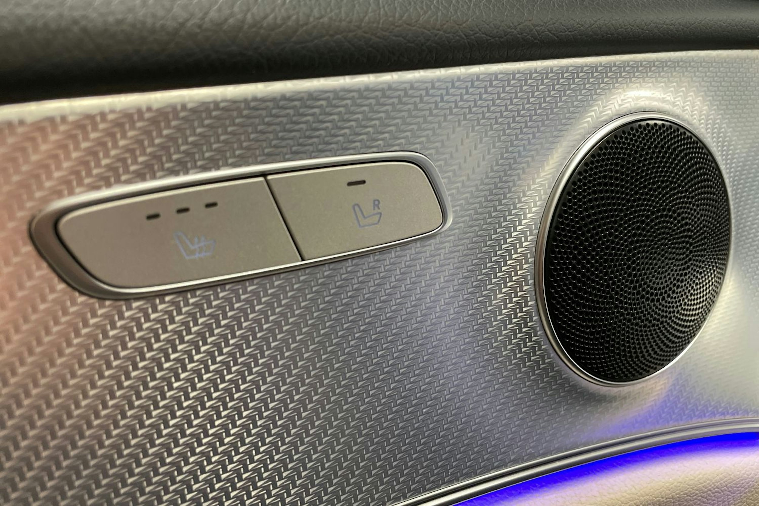 Punainen Mercedes-Benz E 2019 kuva 25.