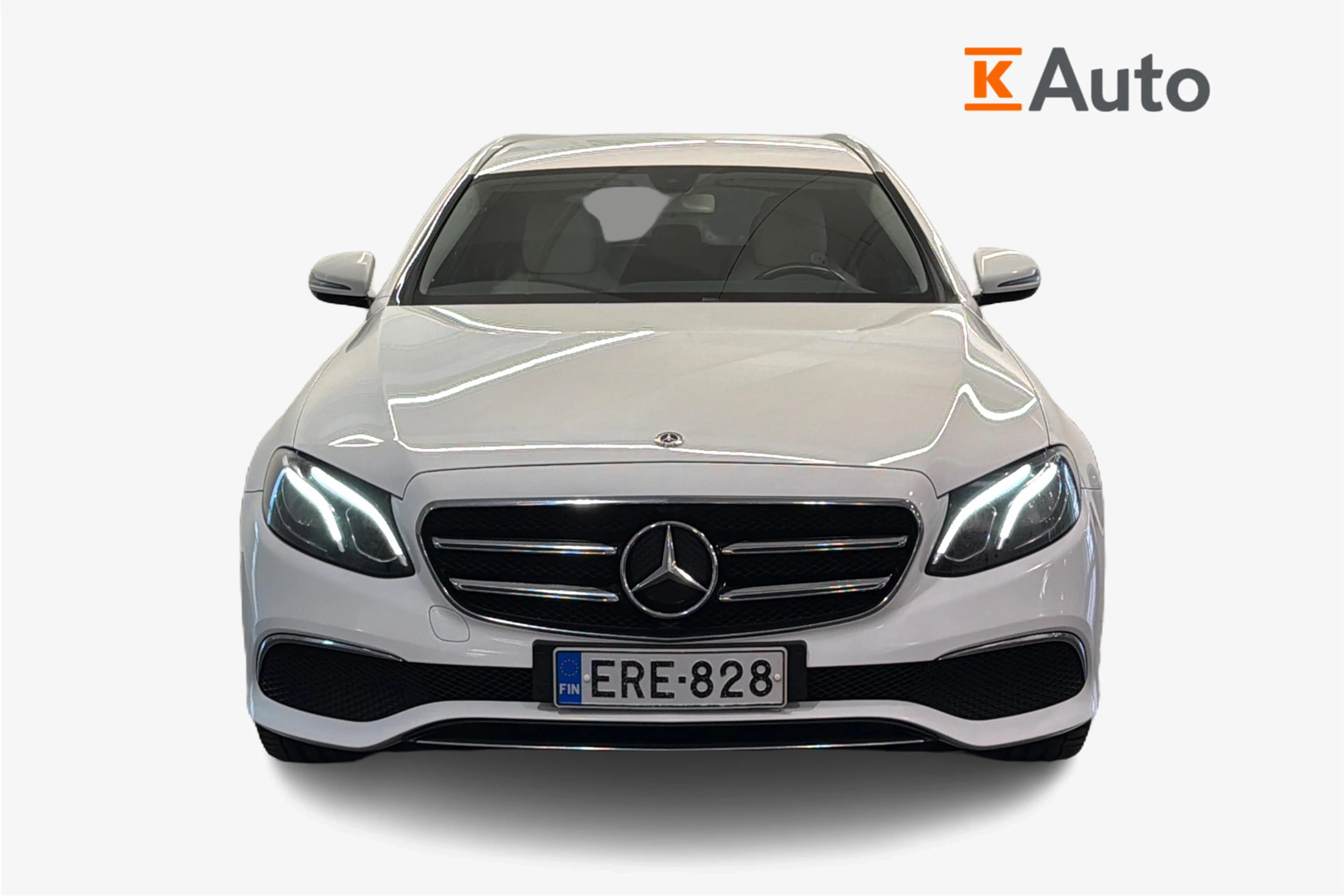 valkoinen Mercedes-Benz E 2019 kuva 4.
