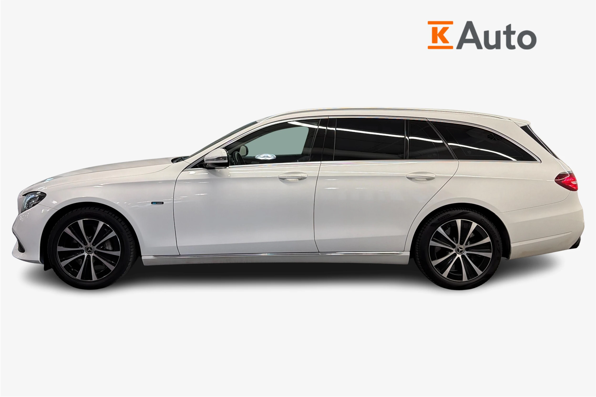 valkoinen Mercedes-Benz E 2019 kuva 5.