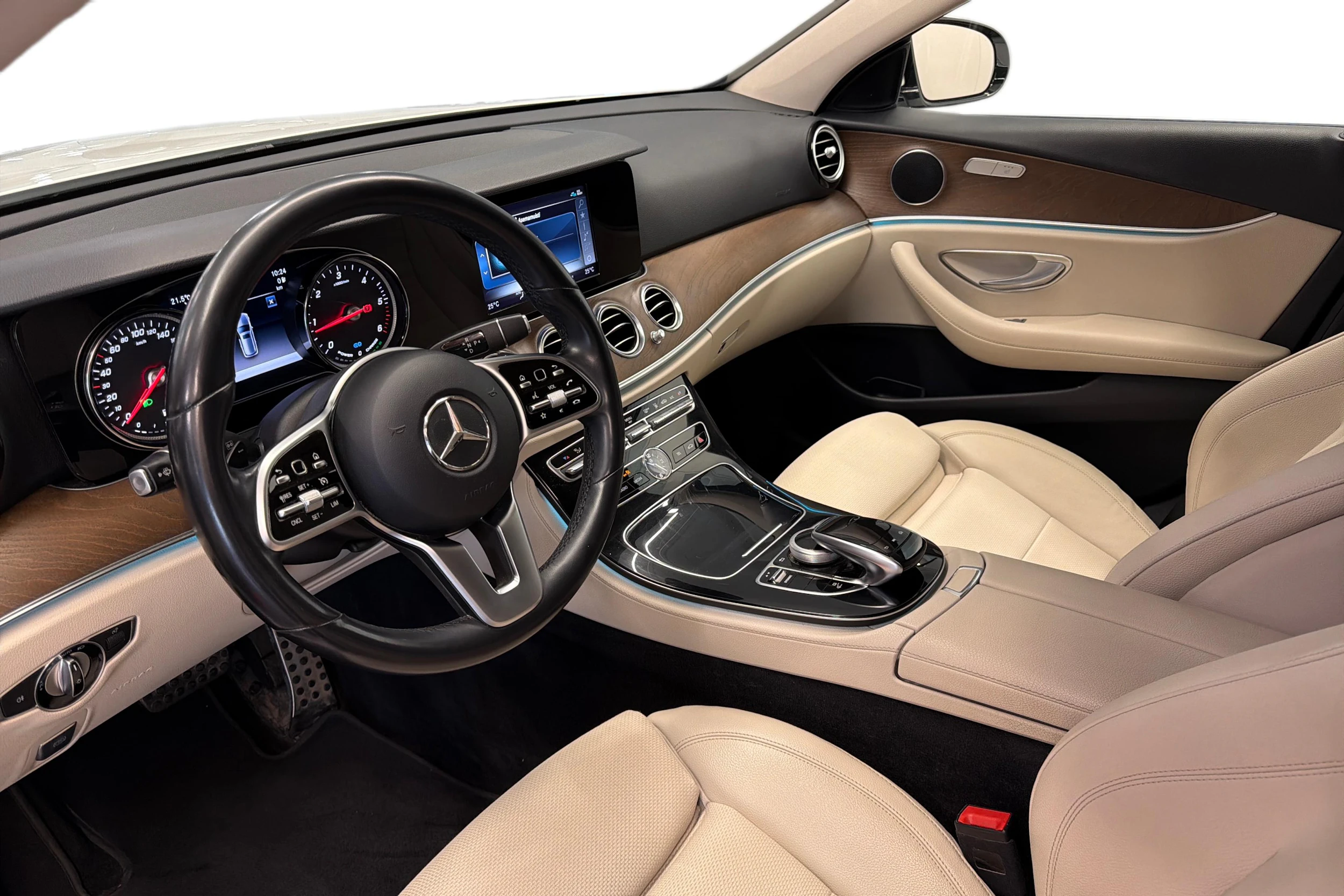 valkoinen Mercedes-Benz E 2019 kuva 6.