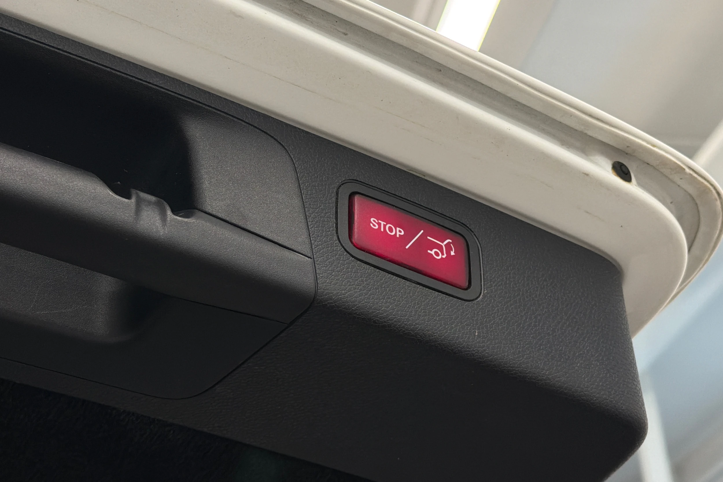 valkoinen Mercedes-Benz E 2019 kuva 12.