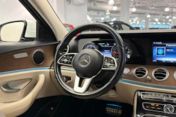 valkoinen Mercedes-Benz E 2019 kuva 14.