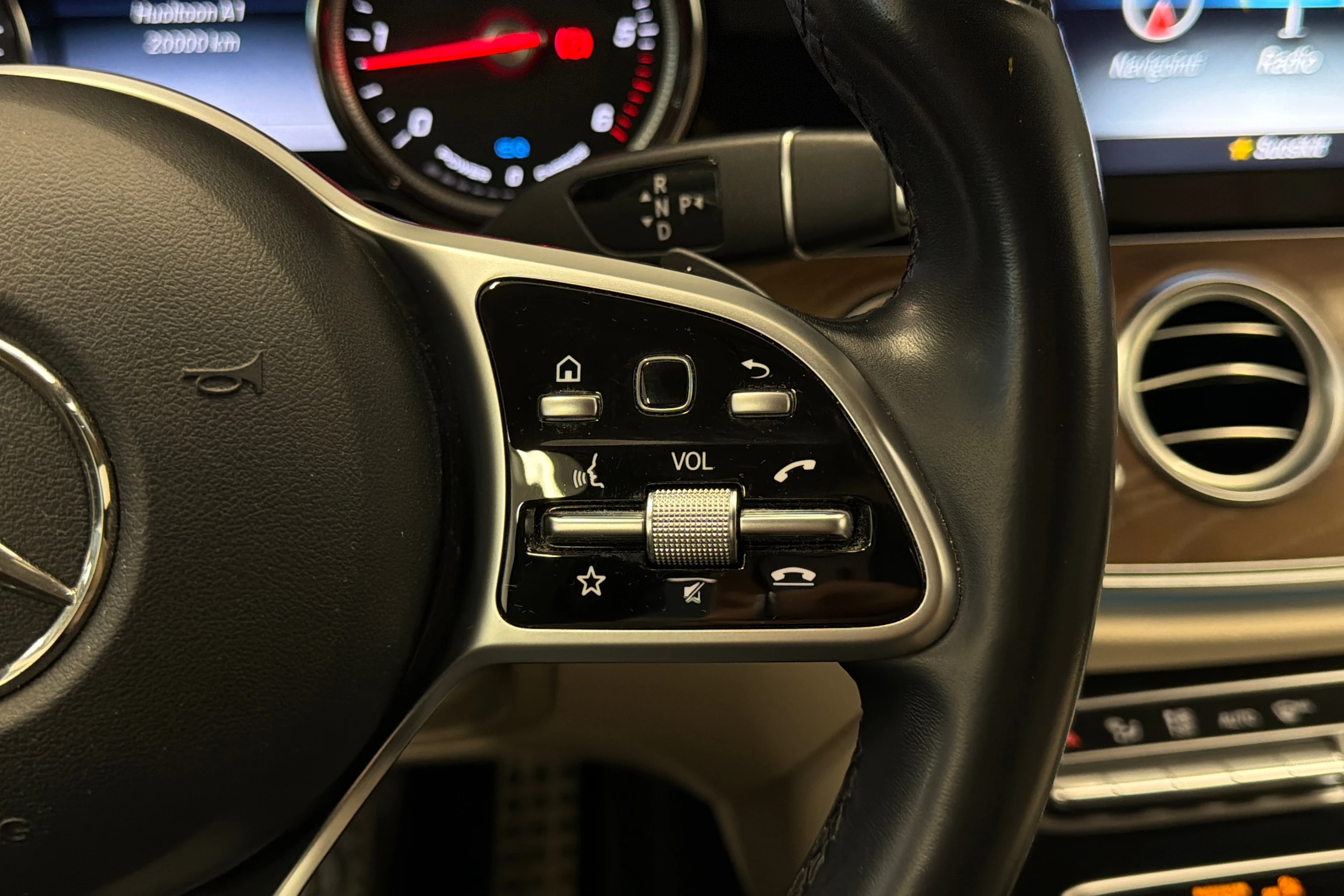valkoinen Mercedes-Benz E 2019 kuva 16.