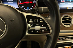 valkoinen Mercedes-Benz E 2019 kuva 16.