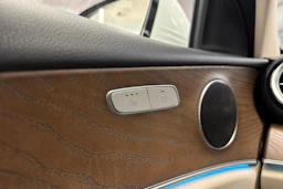 valkoinen Mercedes-Benz E 2019 kuva 20.
