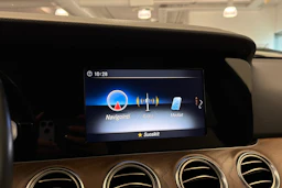 valkoinen Mercedes-Benz E 2019 kuva 24.