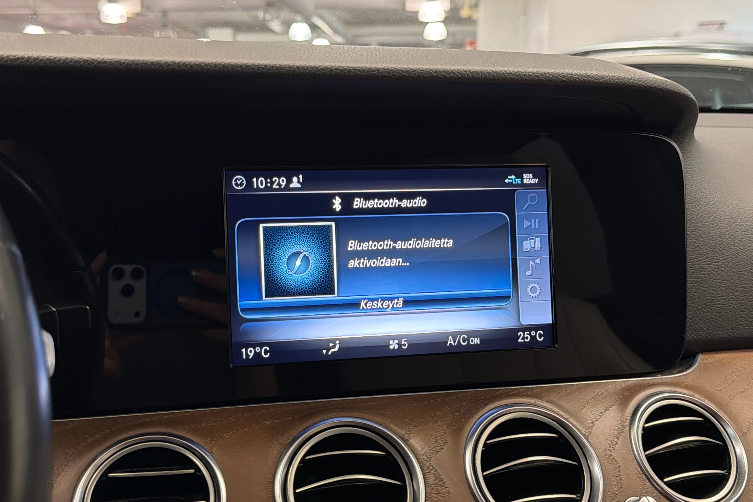 valkoinen Mercedes-Benz E 2019 kuva 26.