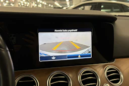 valkoinen Mercedes-Benz E 2019 kuva 30.