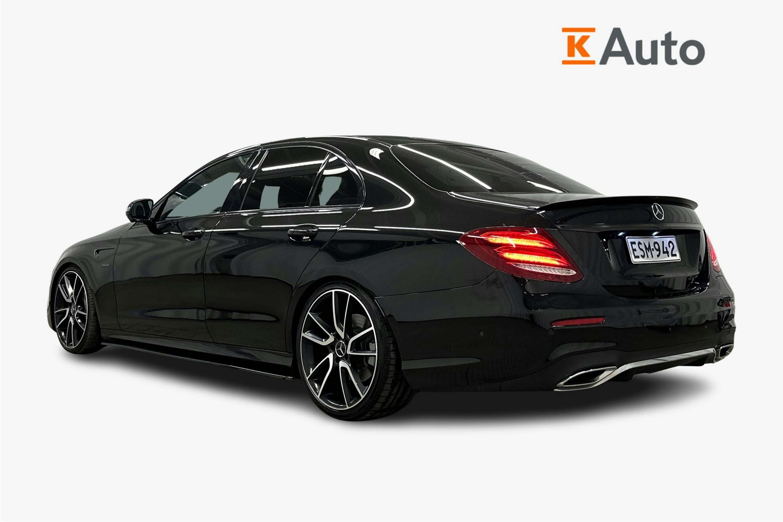 musta Mercedes-Benz E 2019 kuva 2.