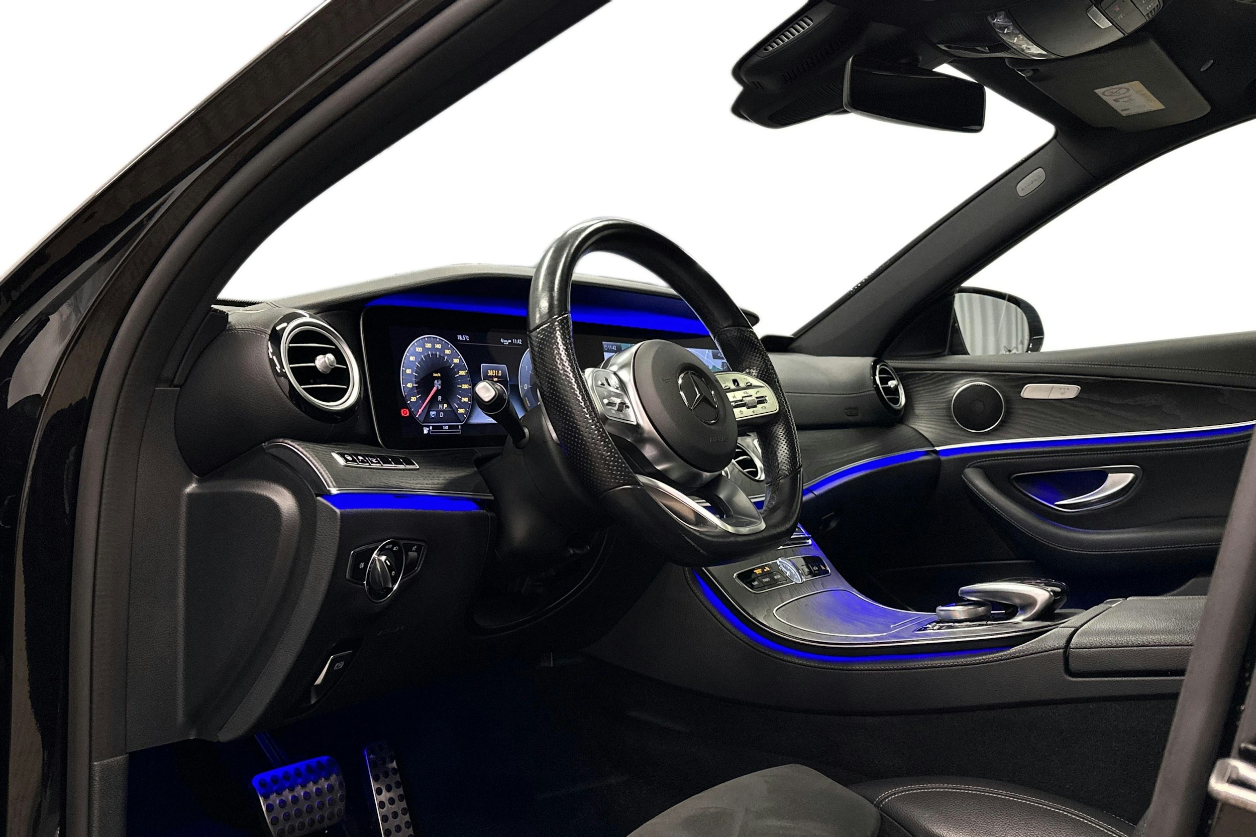 musta Mercedes-Benz E 2019 kuva 6.