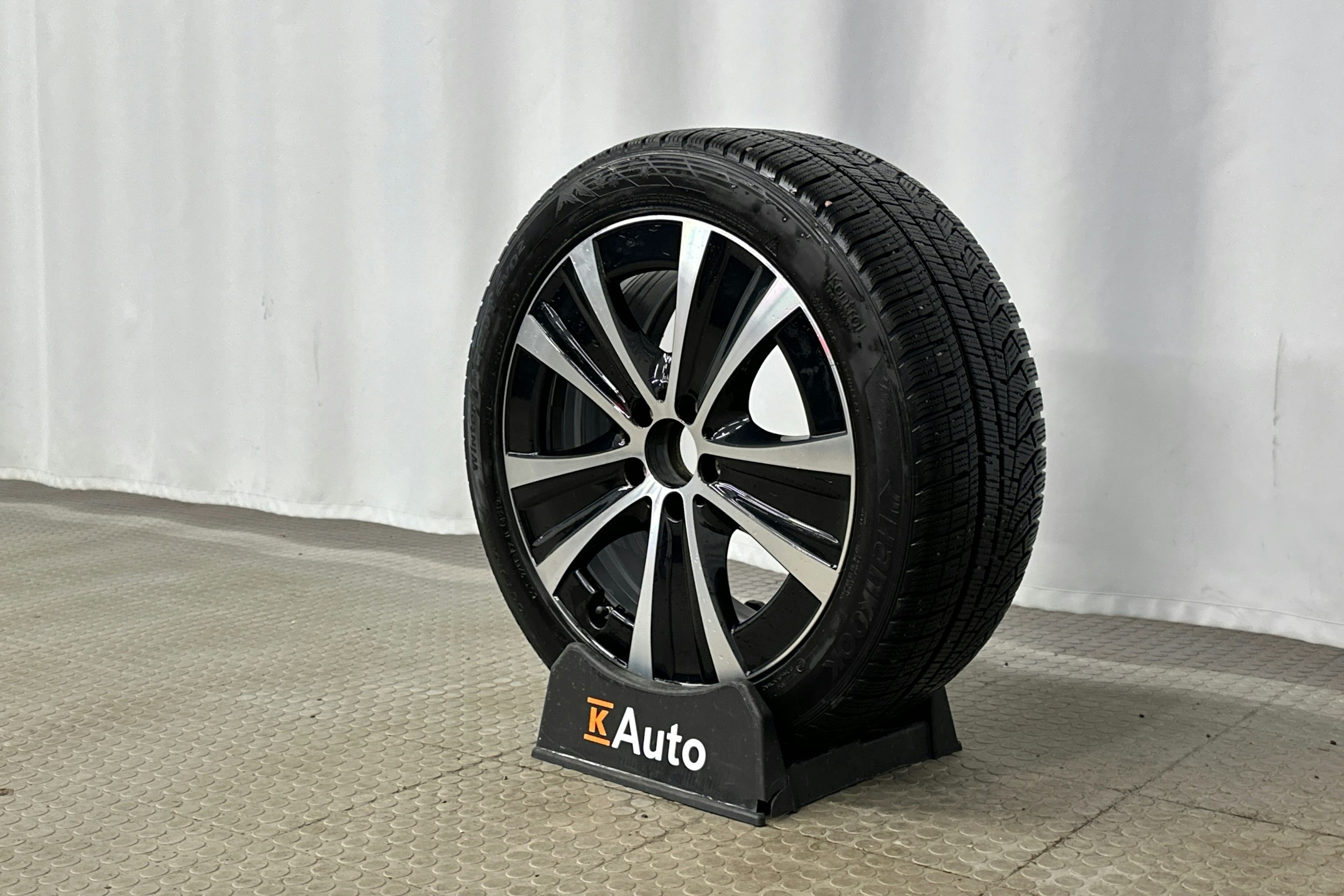 musta Mercedes-Benz E 2019 kuva 10.