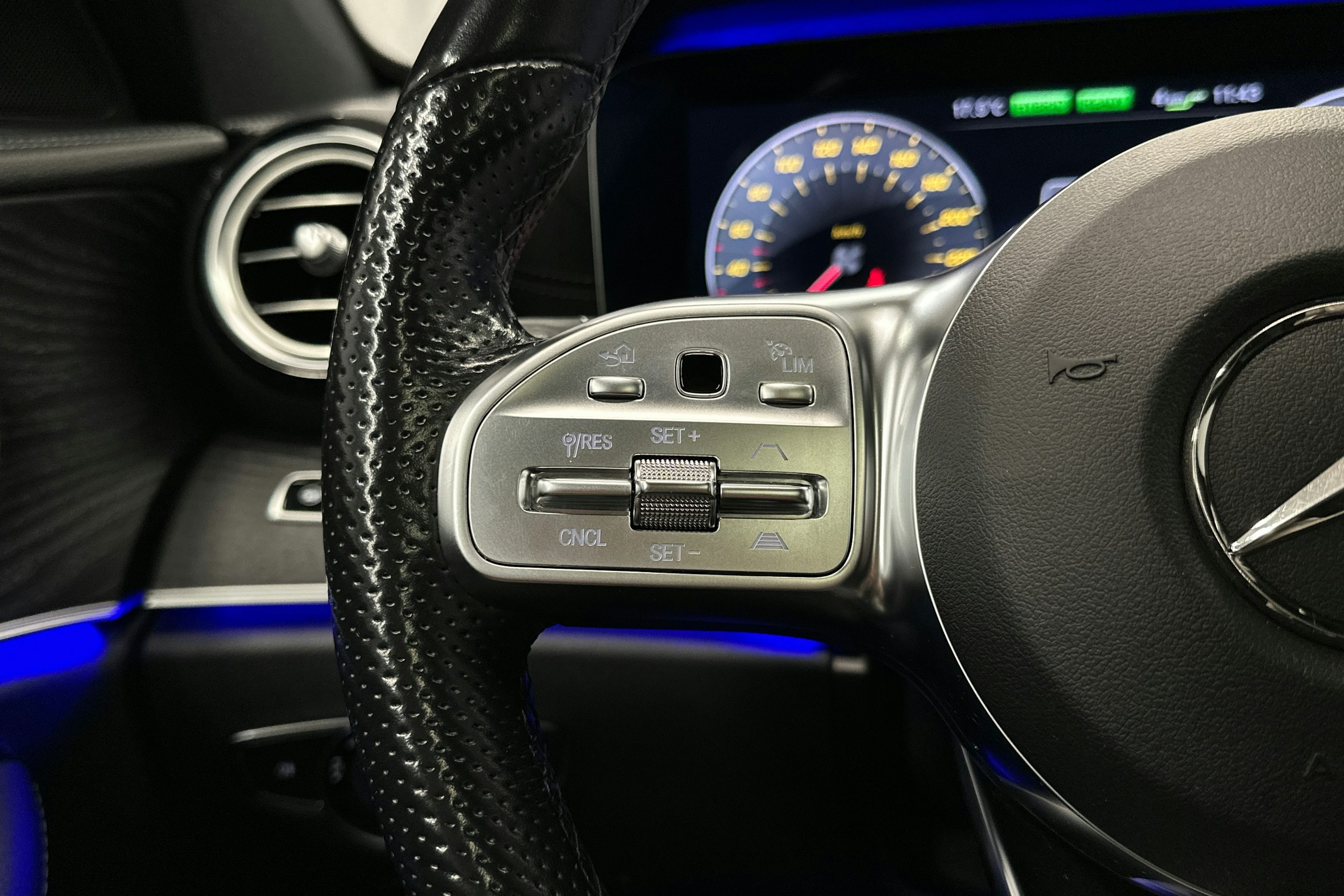 musta Mercedes-Benz E 2019 kuva 11.