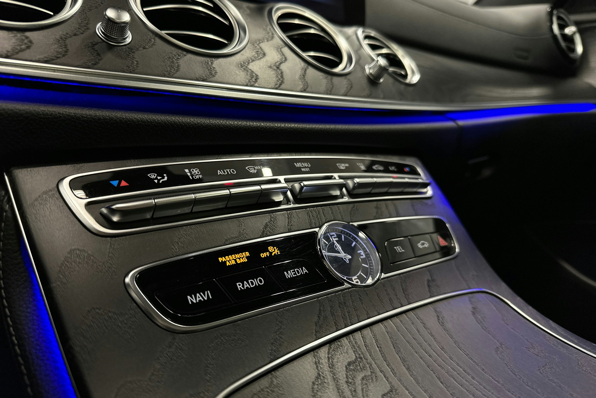 musta Mercedes-Benz E 2019 kuva 19.