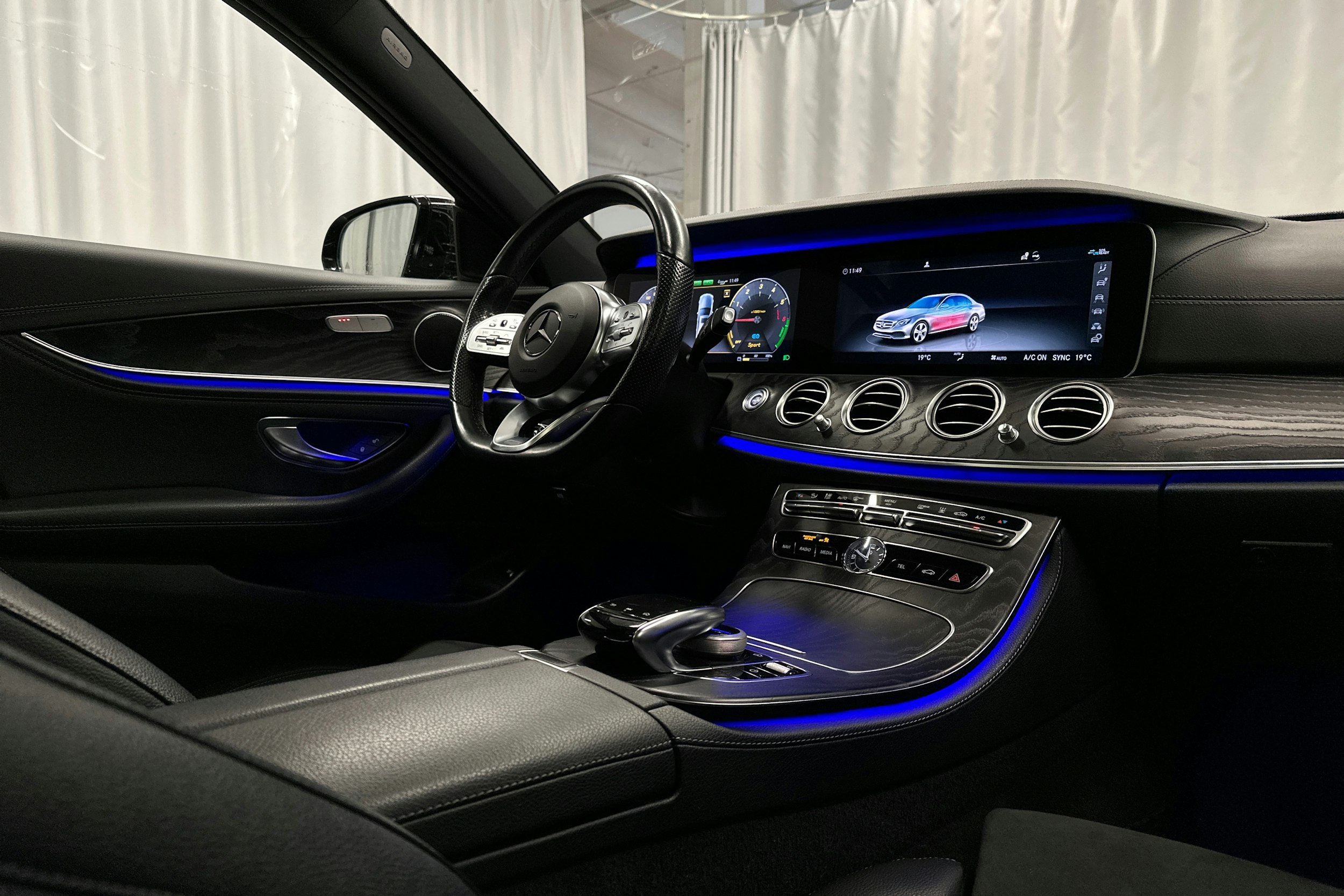 musta Mercedes-Benz E 2019 kuva 25.