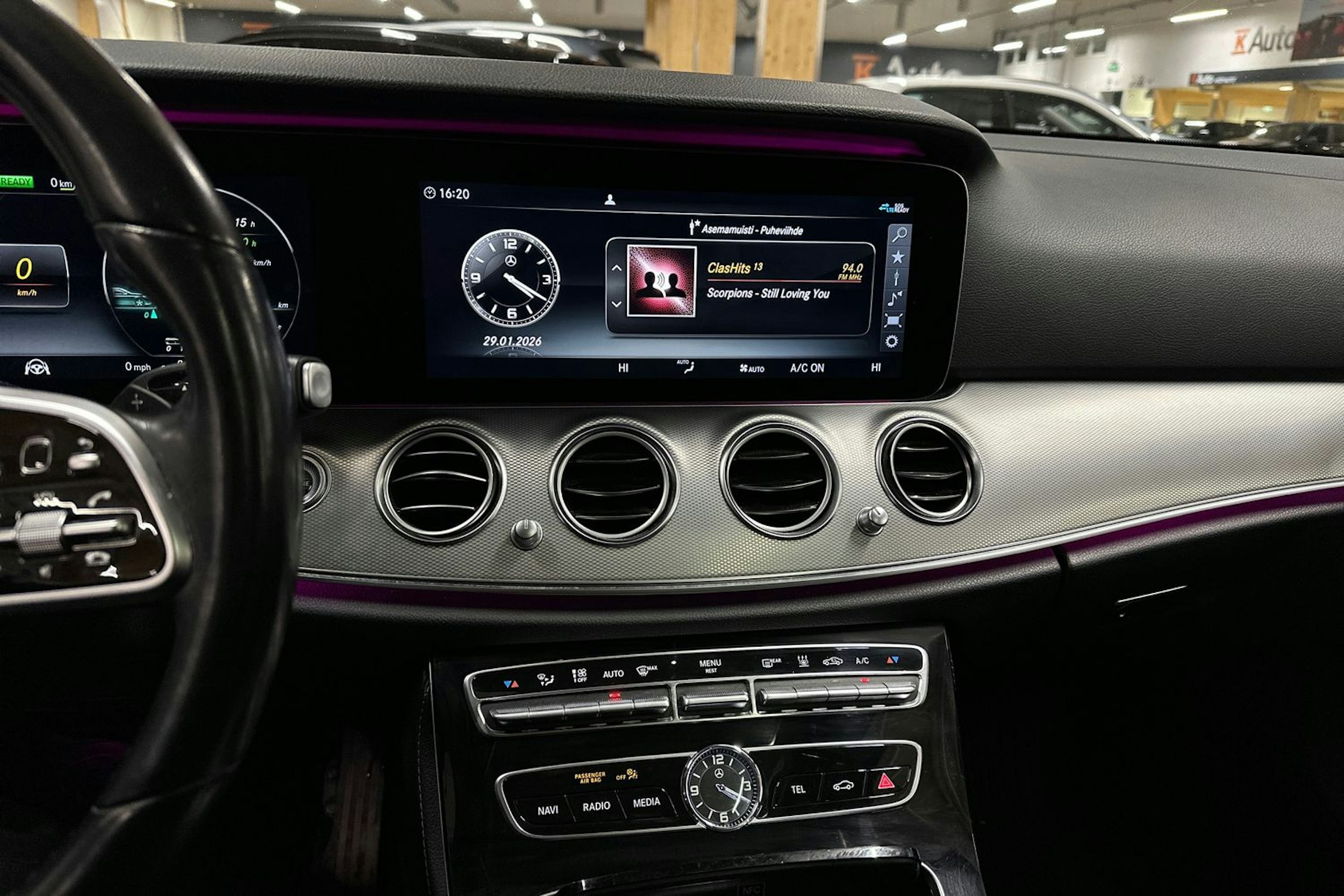 harmaa Mercedes-Benz E 2019 kuva 20.