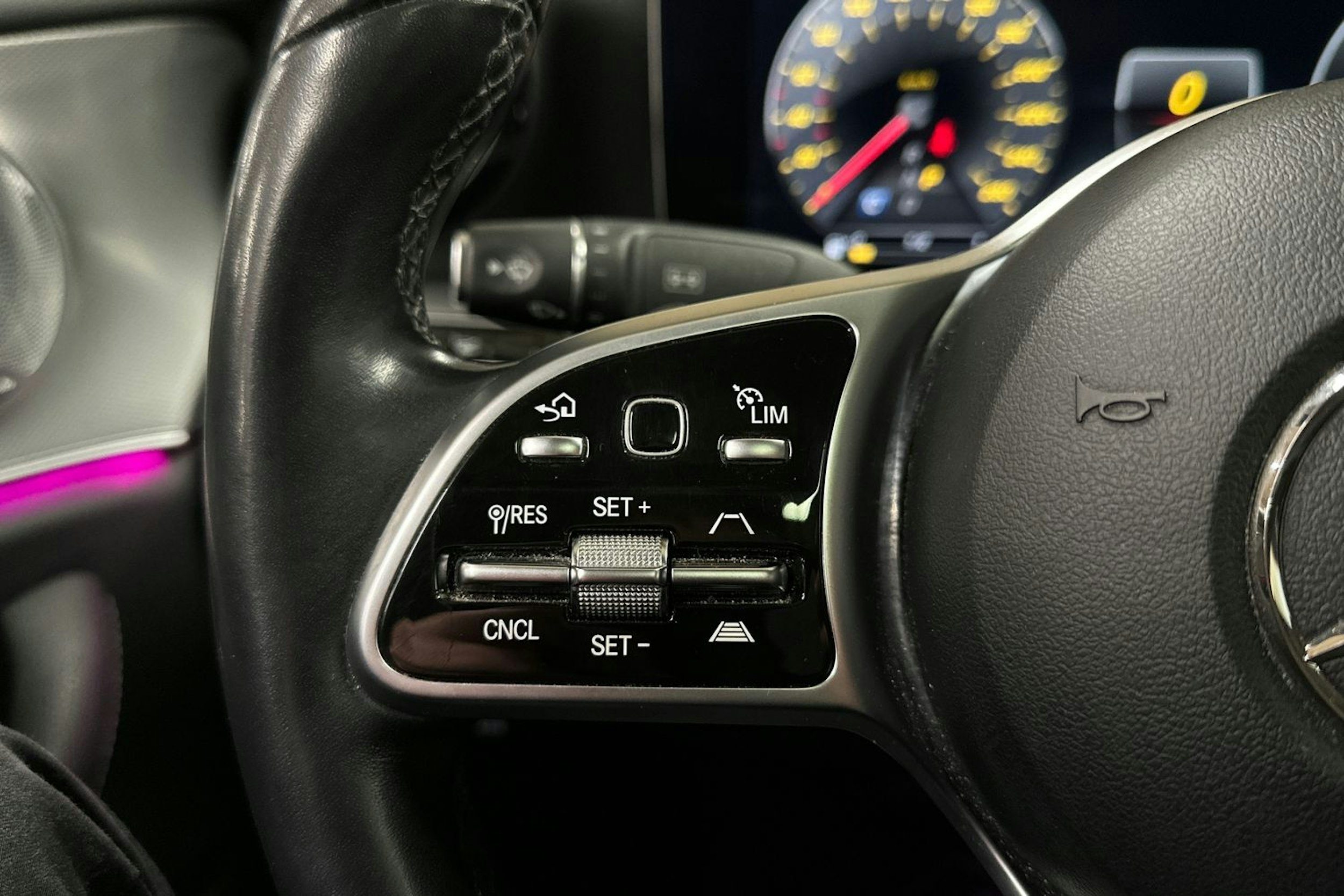 harmaa Mercedes-Benz E 2019 kuva 24.