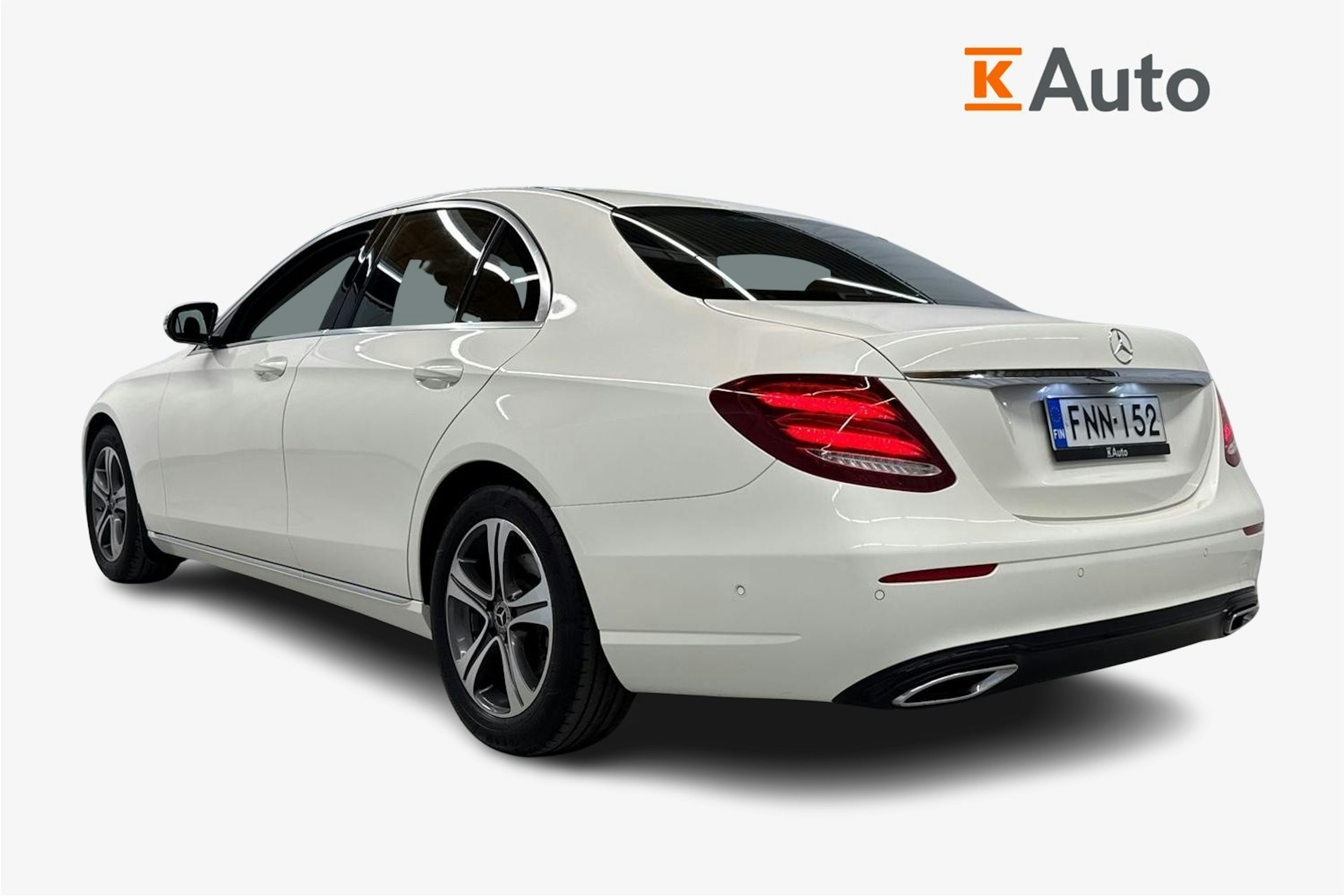 valkoinen Mercedes-Benz E 2019 kuva 2.