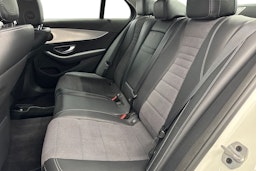valkoinen Mercedes-Benz E 2019 kuva 10.