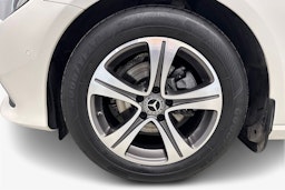 valkoinen Mercedes-Benz E 2019 kuva 11.