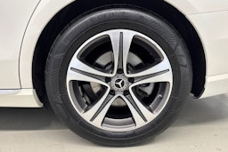 valkoinen Mercedes-Benz E 2019 kuva 13.