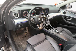 musta Mercedes-Benz E 2019 kuva 2.