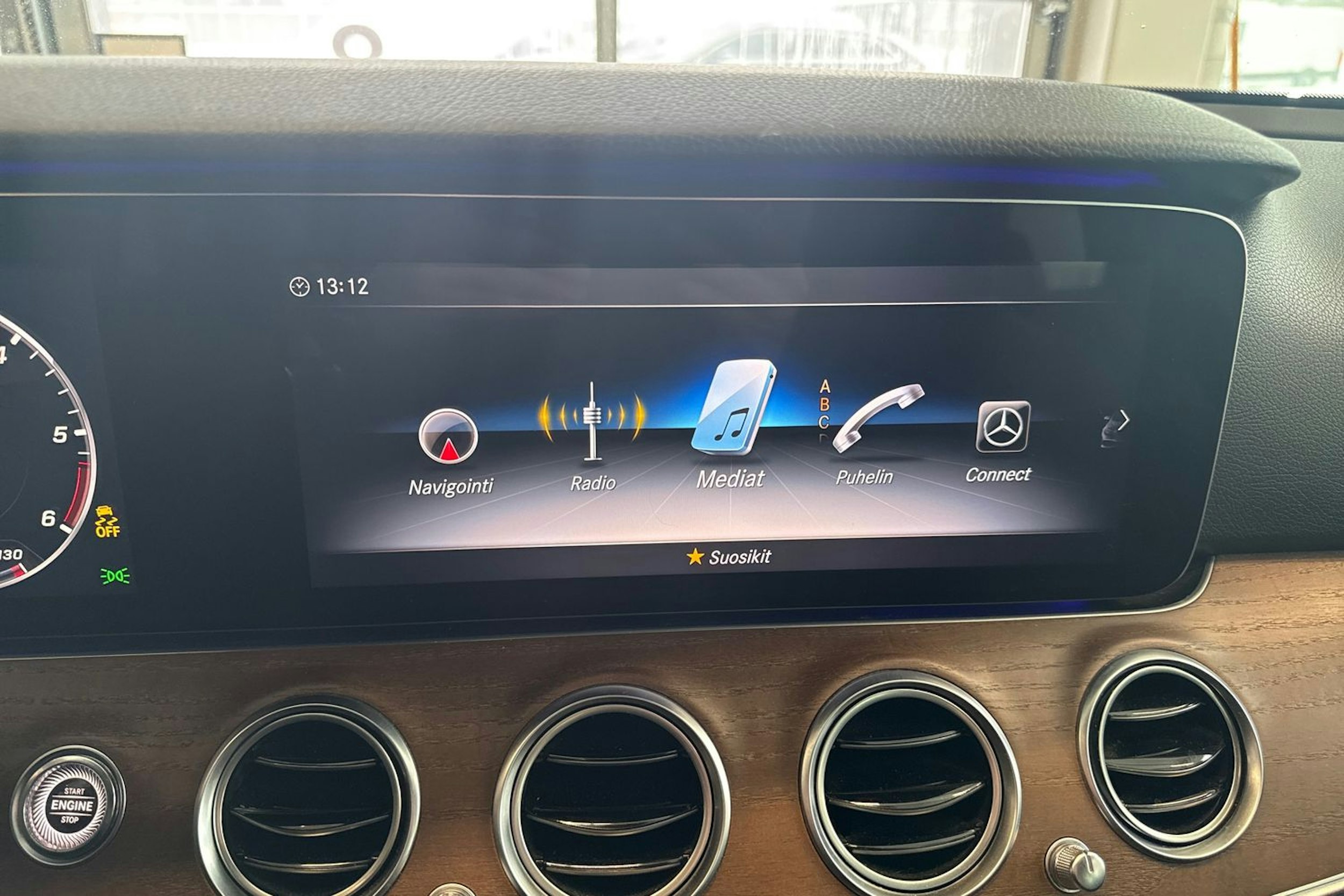 musta Mercedes-Benz E 2019 kuva 21.