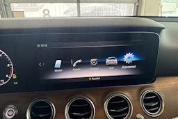 musta Mercedes-Benz E 2019 kuva 22.