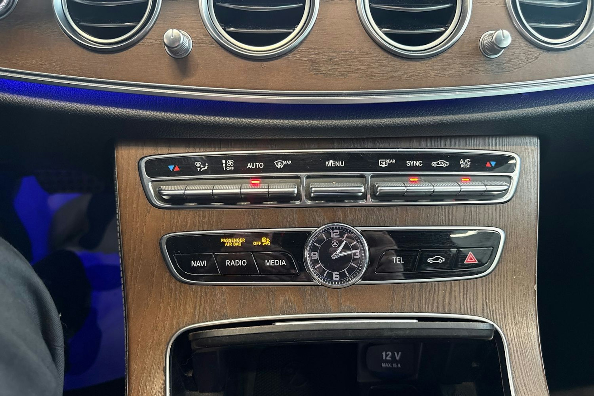 musta Mercedes-Benz E 2019 kuva 24.