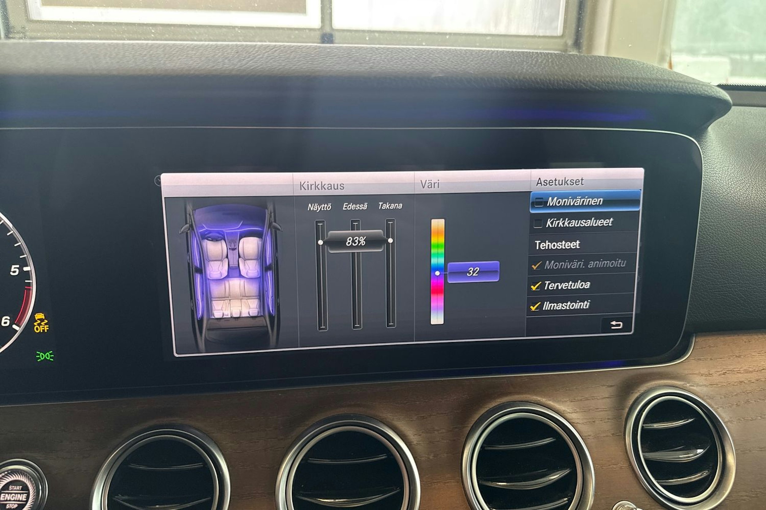 musta Mercedes-Benz E 2019 kuva 27.