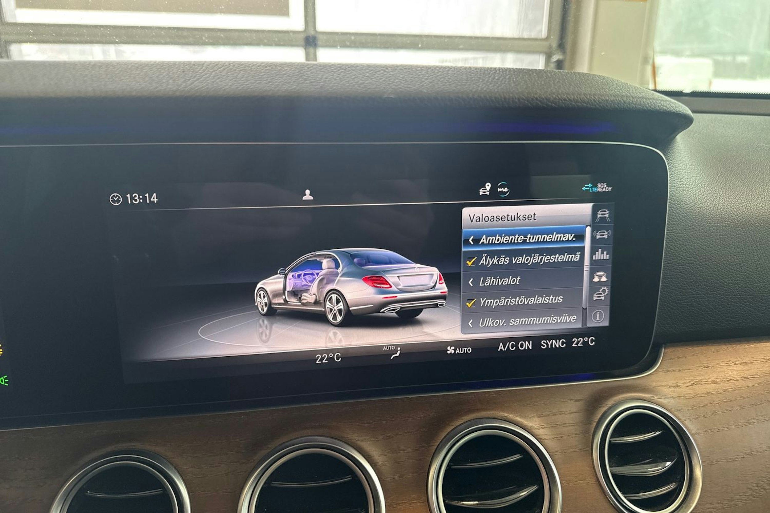 musta Mercedes-Benz E 2019 kuva 28.