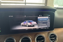 musta Mercedes-Benz E 2019 kuva 28.
