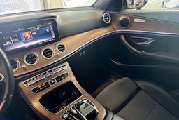 musta Mercedes-Benz E 2019 kuva 29.