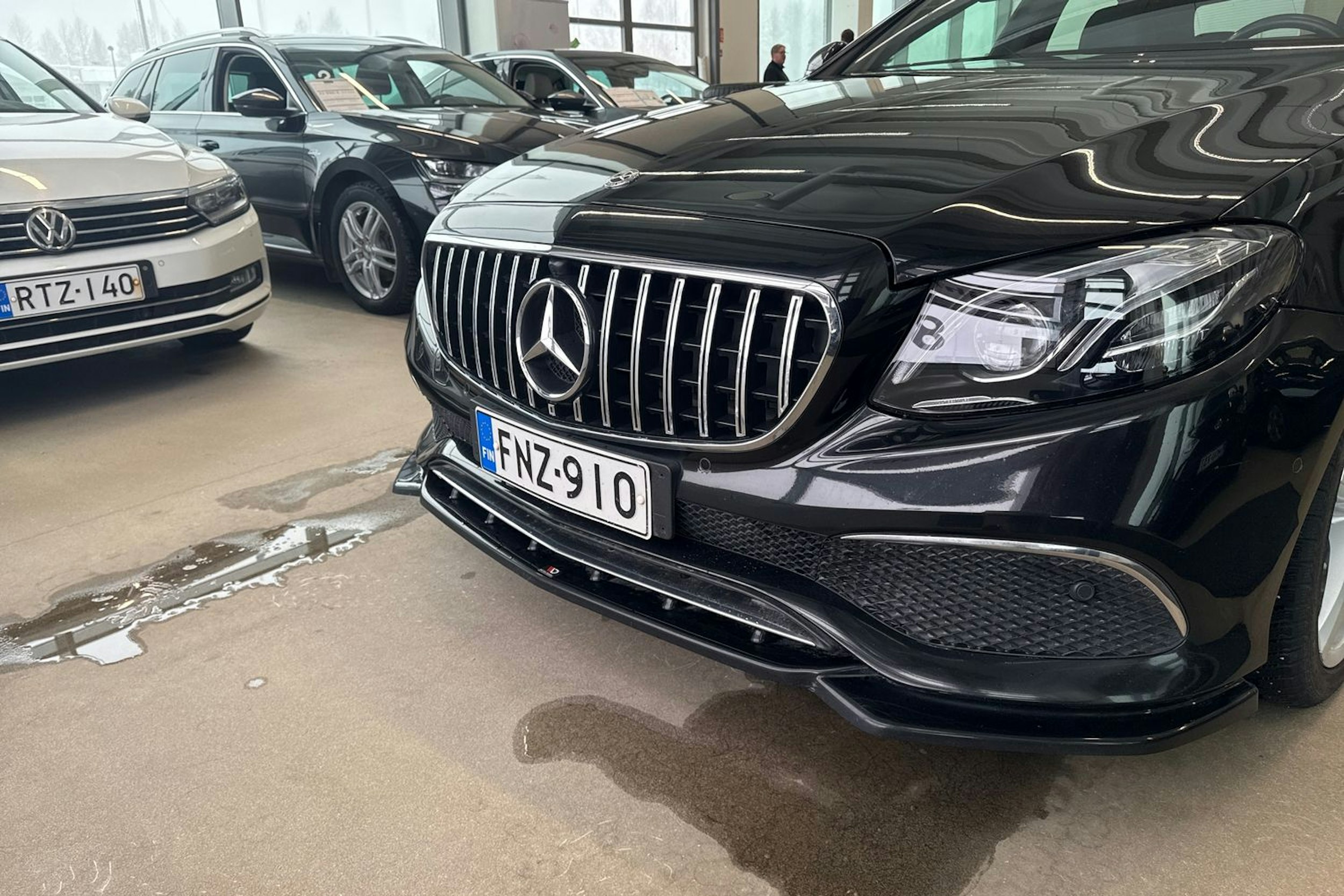musta Mercedes-Benz E 2019 kuva 32.