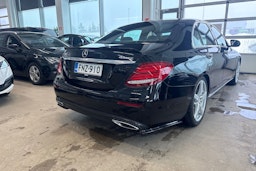 musta Mercedes-Benz E 2019 kuva 33.
