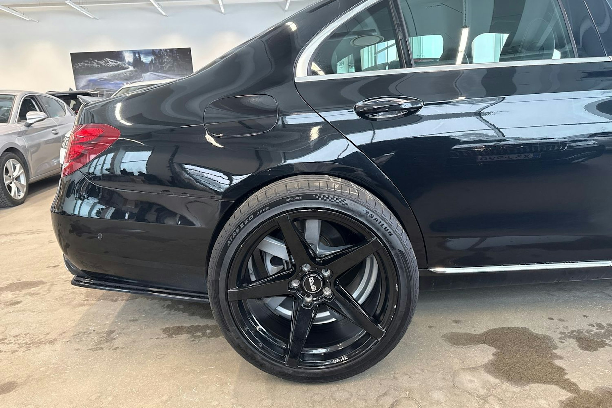 musta Mercedes-Benz E 2019 kuva 34.