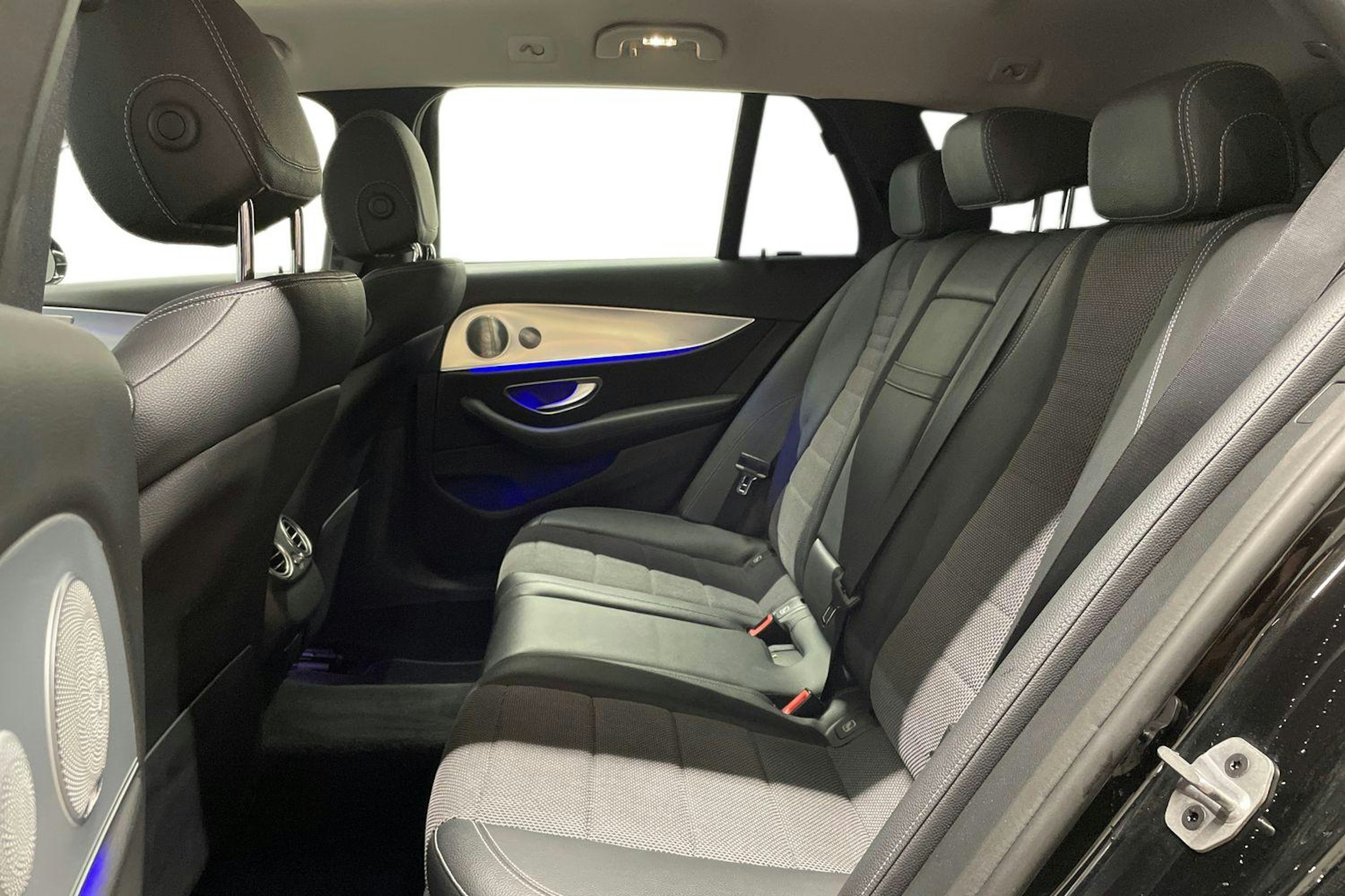 musta Mercedes-Benz E 2019 kuva 10.
