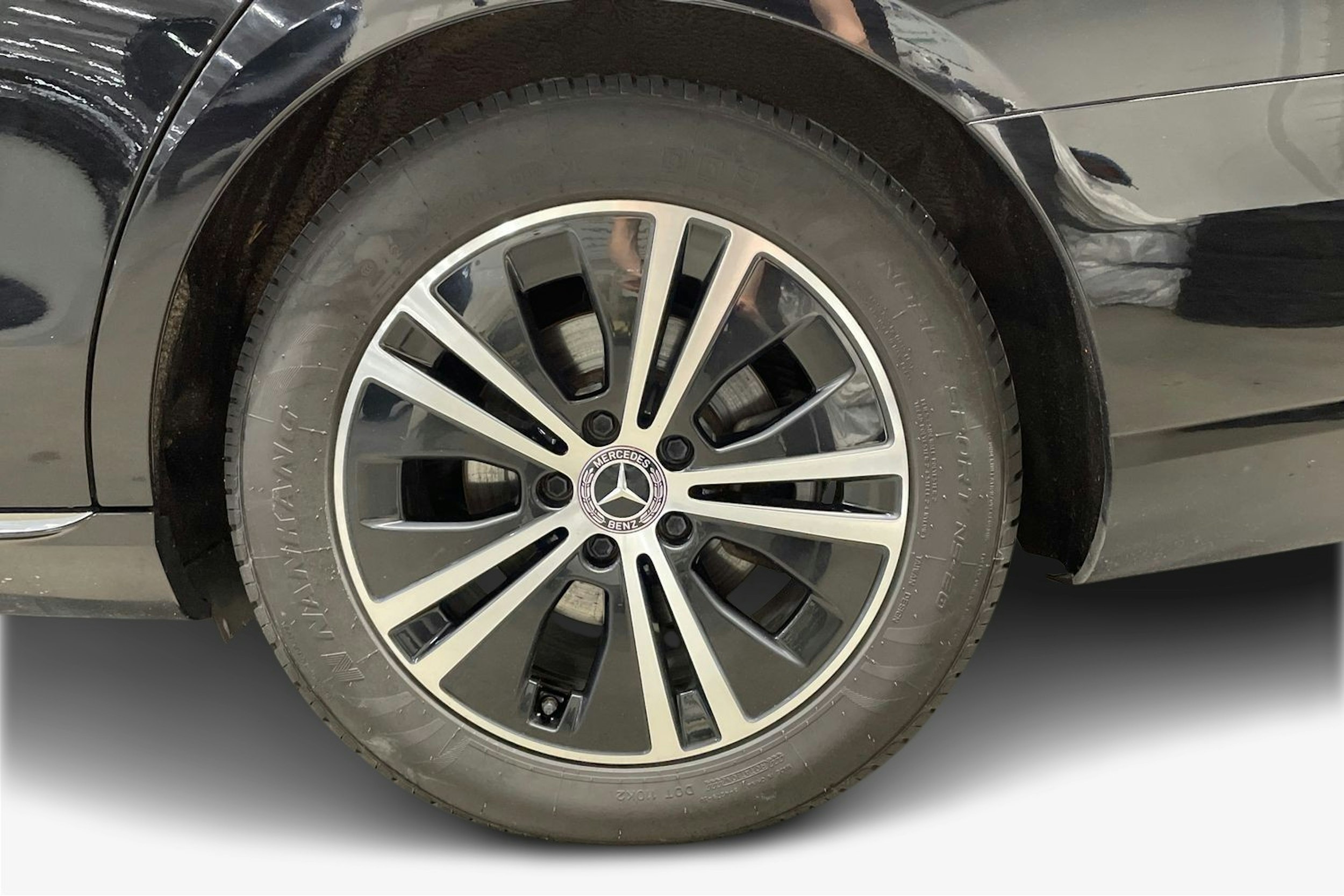musta Mercedes-Benz E 2019 kuva 11.