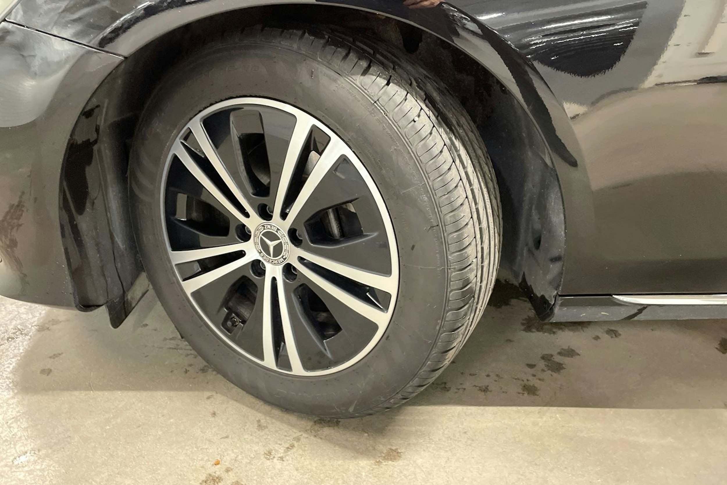 musta Mercedes-Benz E 2019 kuva 13.