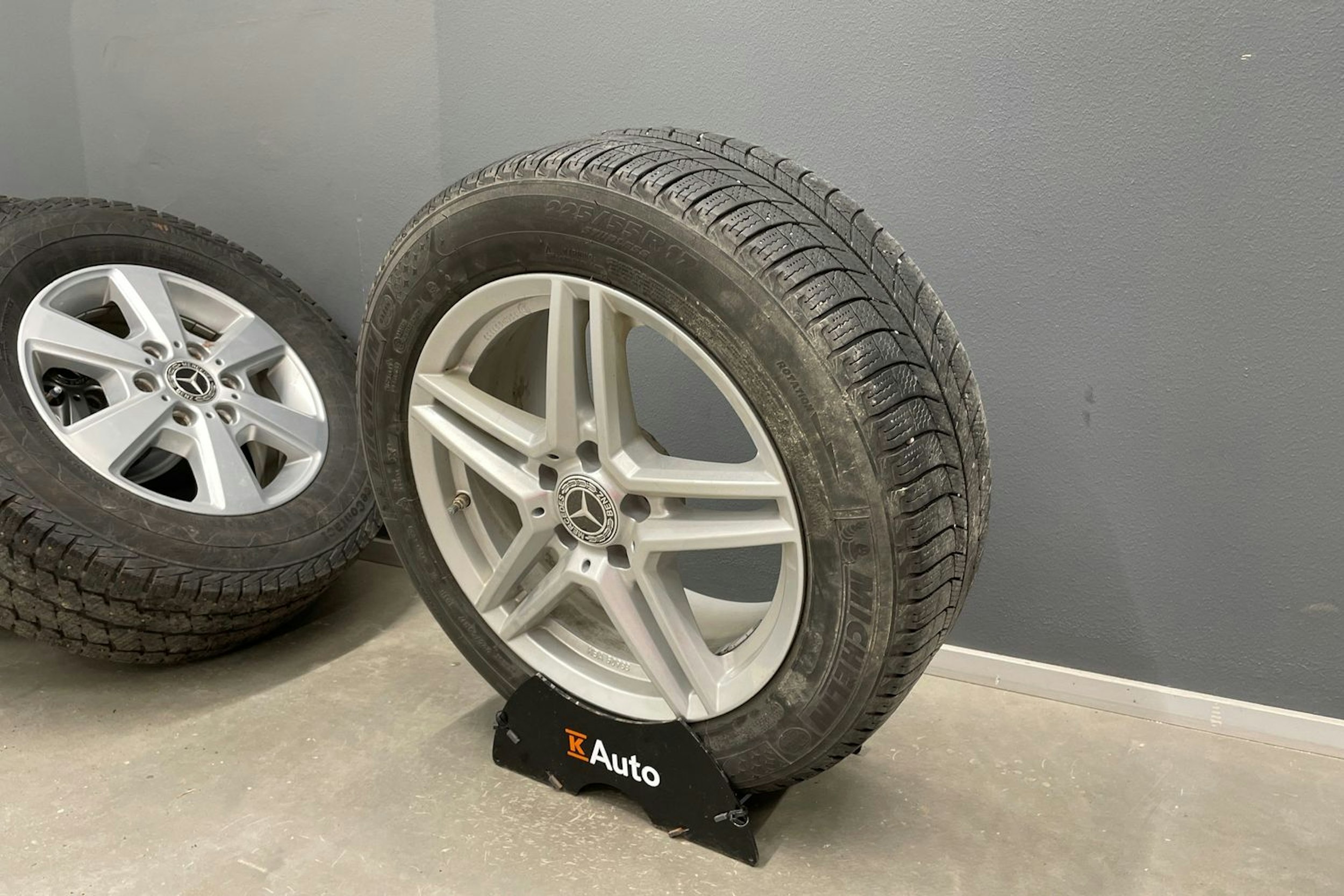 musta Mercedes-Benz E 2019 kuva 14.