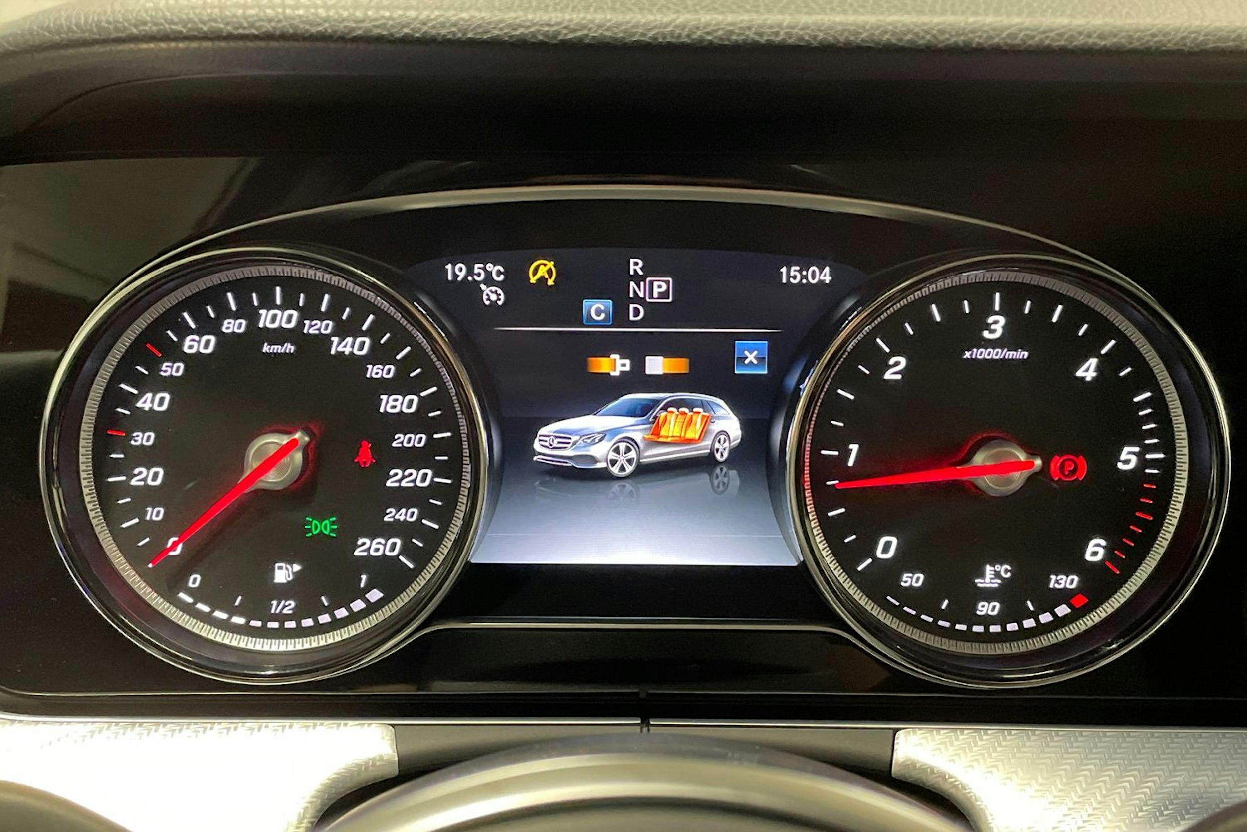 musta Mercedes-Benz E 2019 kuva 16.