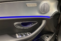 musta Mercedes-Benz E 2019 kuva 29.