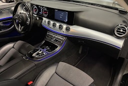 musta Mercedes-Benz E 2019 kuva 32.