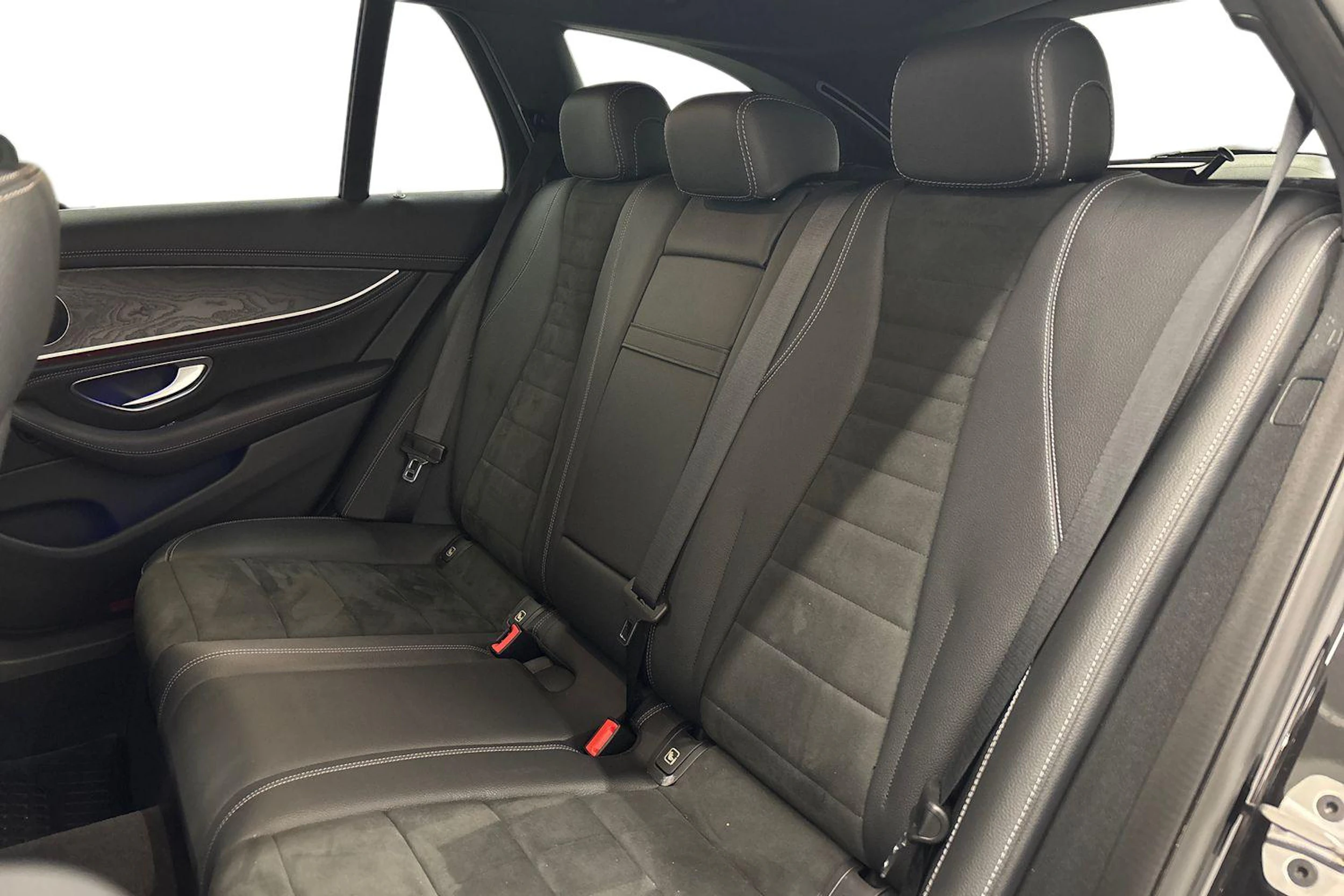 musta Mercedes-Benz E 2019 kuva 8.