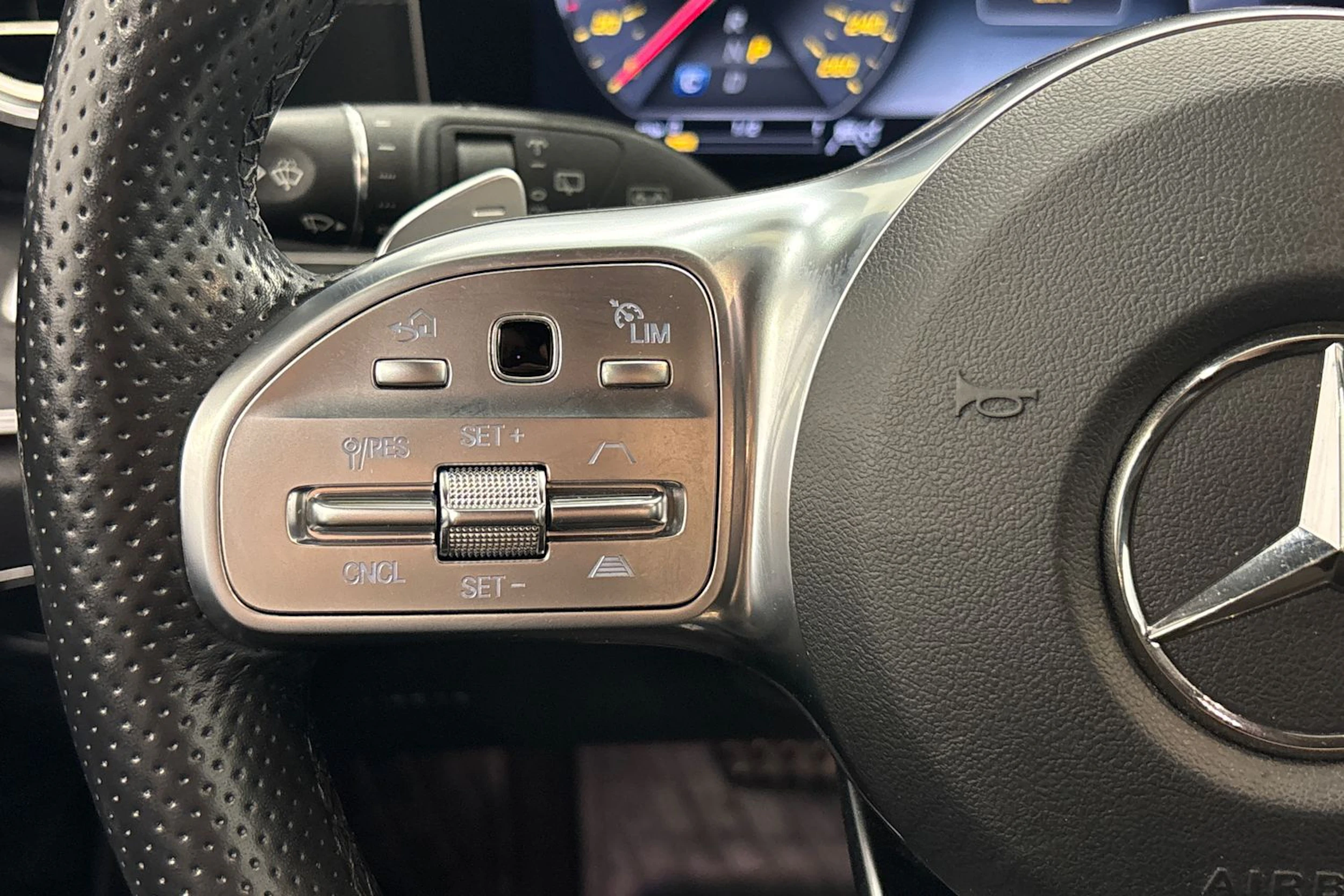 musta Mercedes-Benz E 2019 kuva 11.