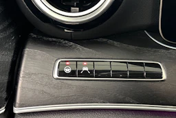 musta Mercedes-Benz E 2019 kuva 14.