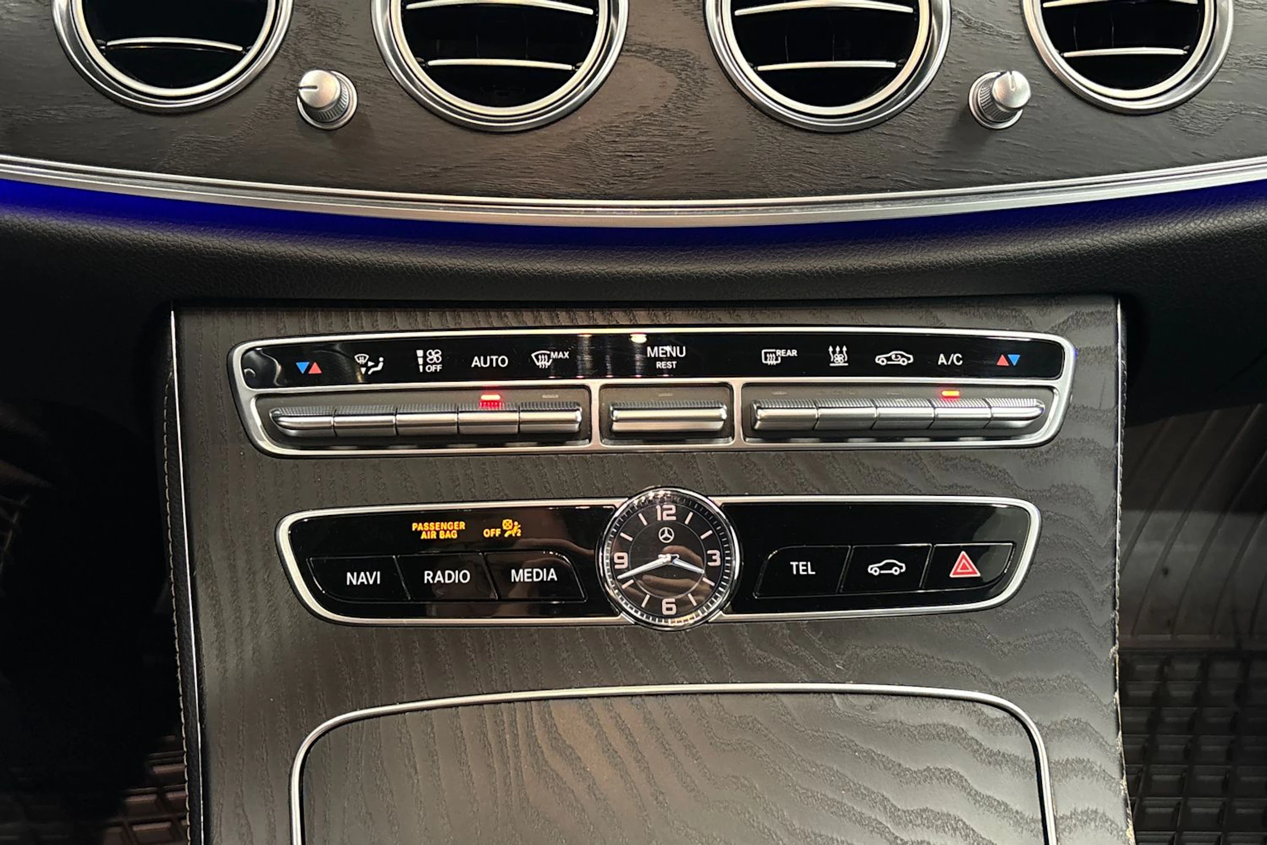 musta Mercedes-Benz E 2019 kuva 20.