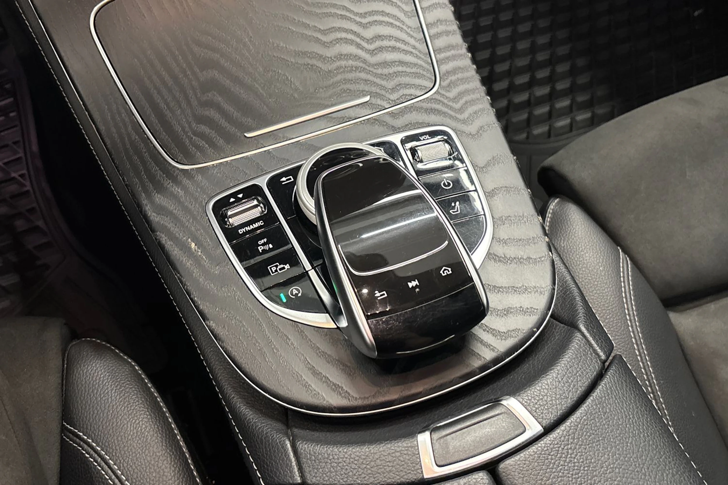 musta Mercedes-Benz E 2019 kuva 21.