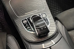 musta Mercedes-Benz E 2019 kuva 21.