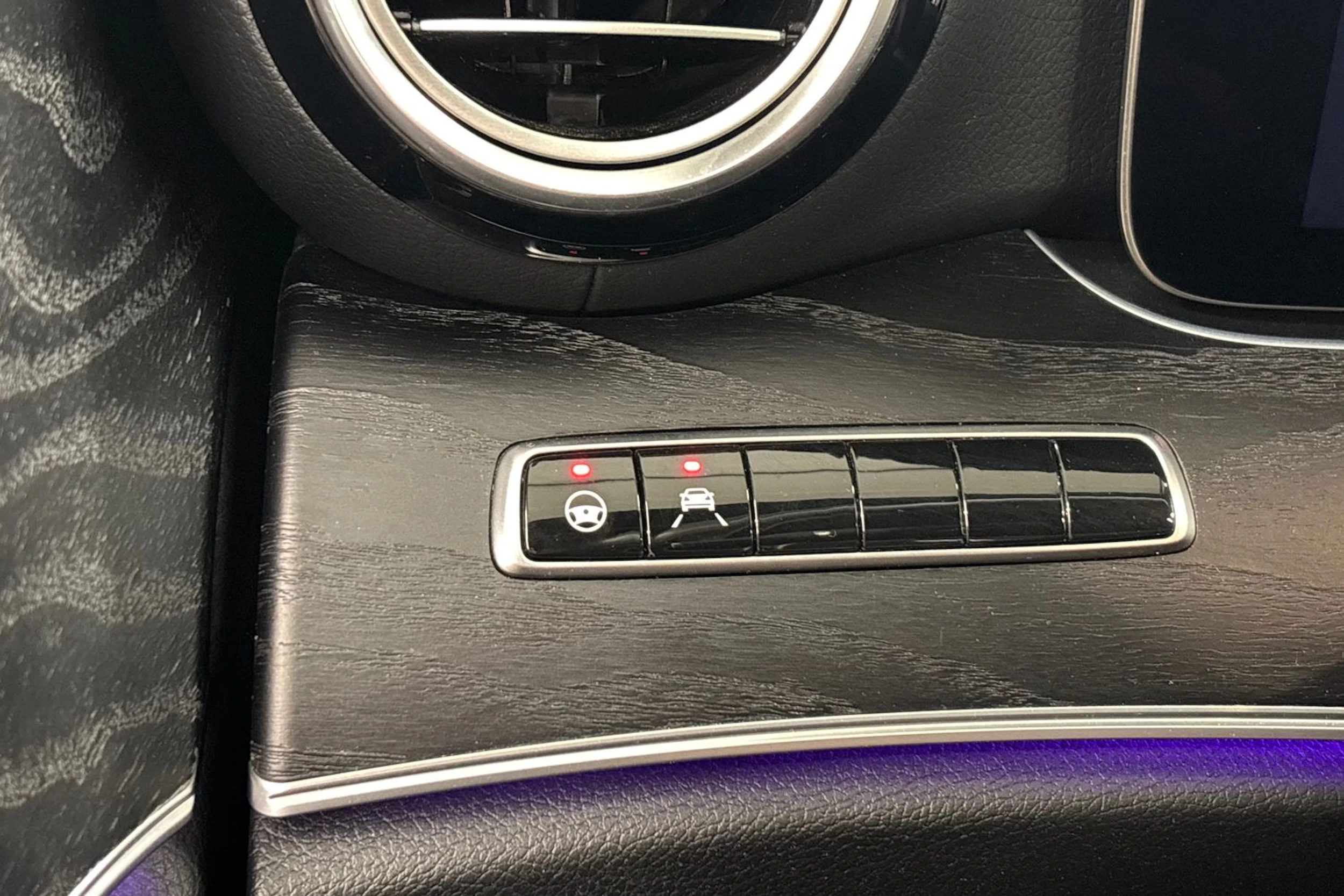 musta Mercedes-Benz E 2019 kuva 22.